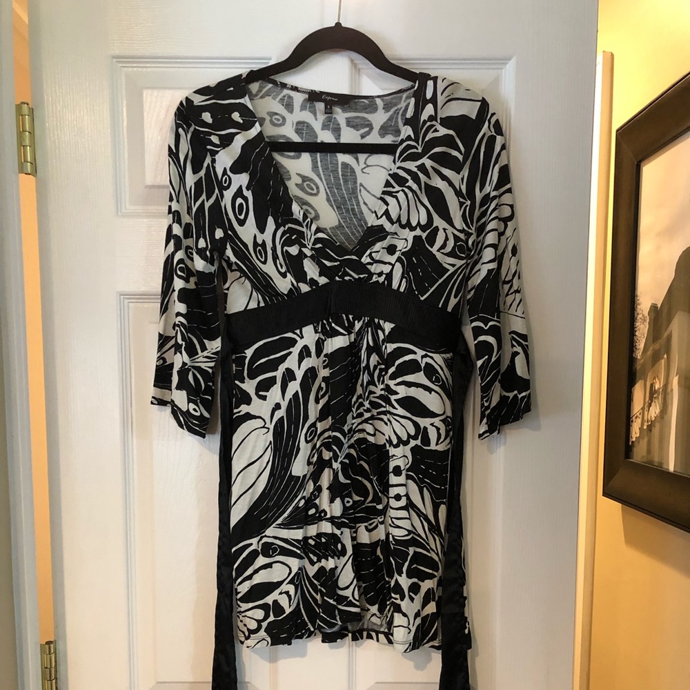 Express long sleeve black and white dress